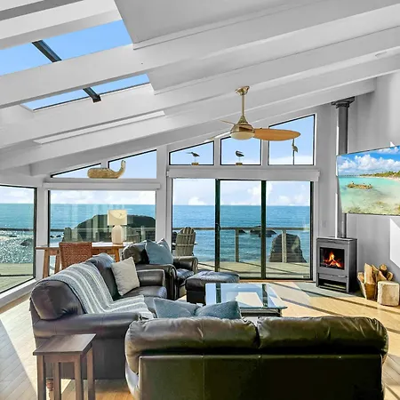 Malibu Of The North Oceanfront W 3 Suites